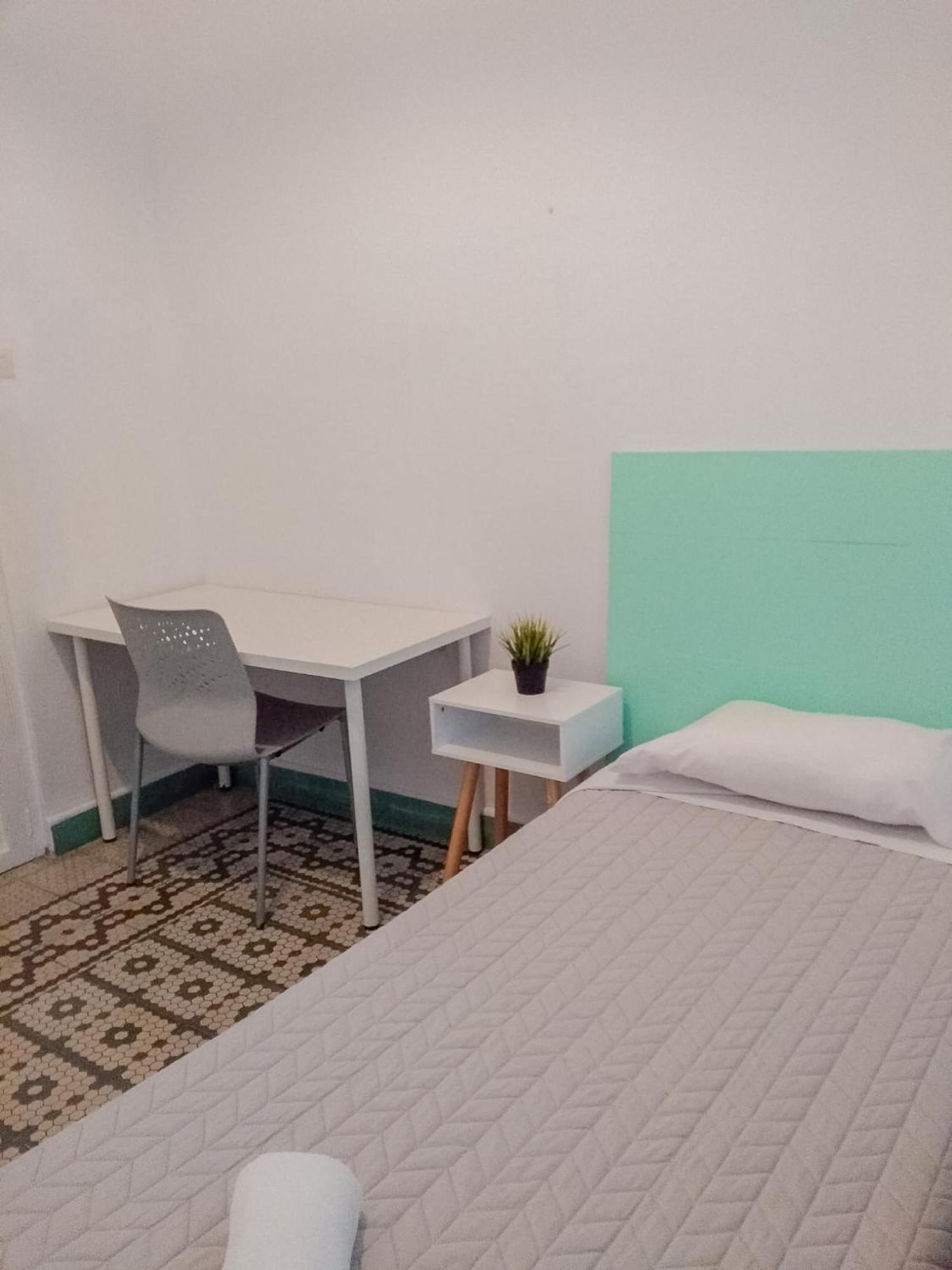 Bbtk Bed And Bike Hotel Malaga Exterior photo